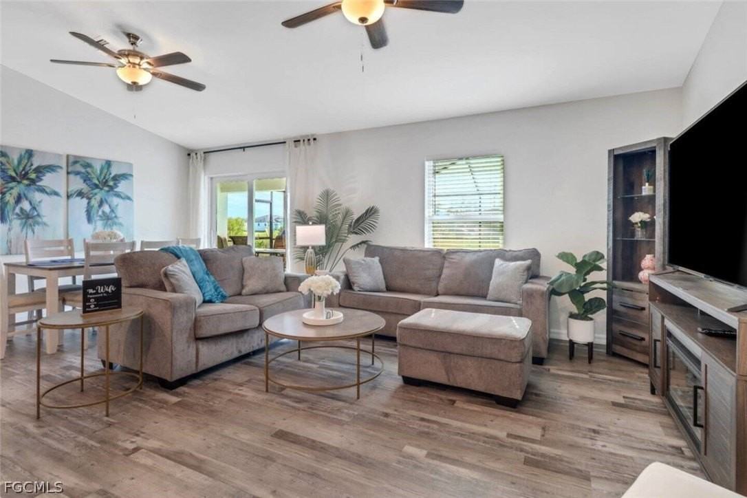 1210 Ne 19th Pl - Photo 3 of 10