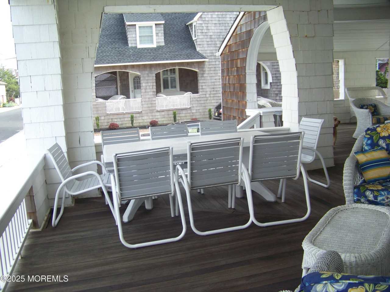 336 East Ave - Photo 4 of 34