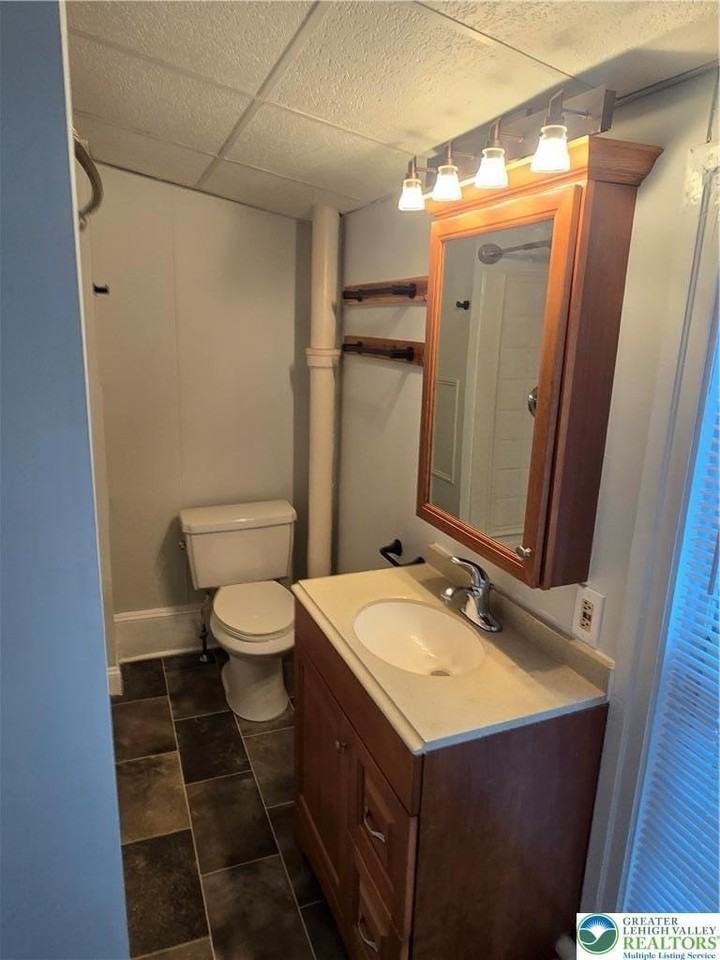 125 Main St #B - Photo 5 of 10