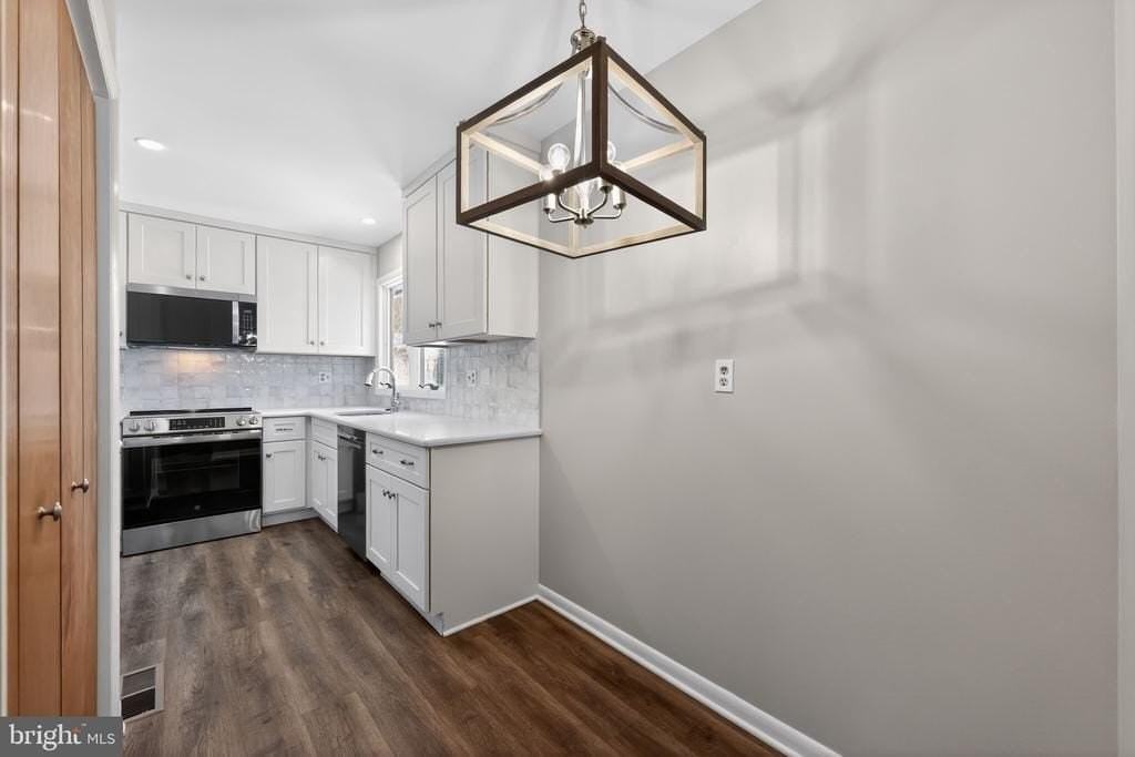 21 Foxtail Ct - Photo 6 of 14