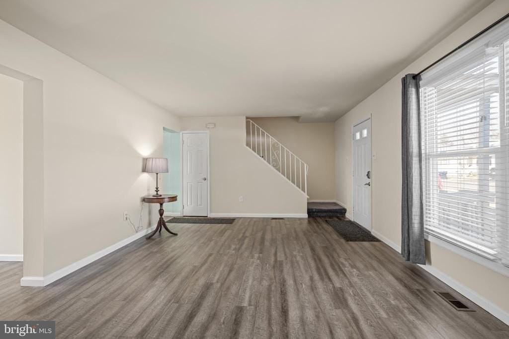 143 Curtis Ave - Photo 5 of 25