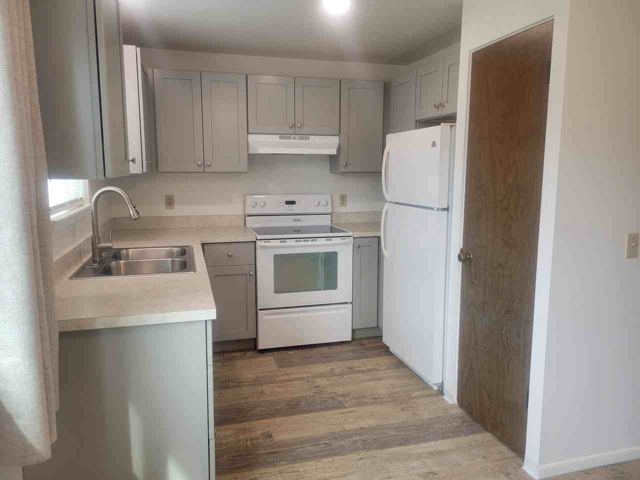 3214 Stephens Avenue South - Photo 3 of 17