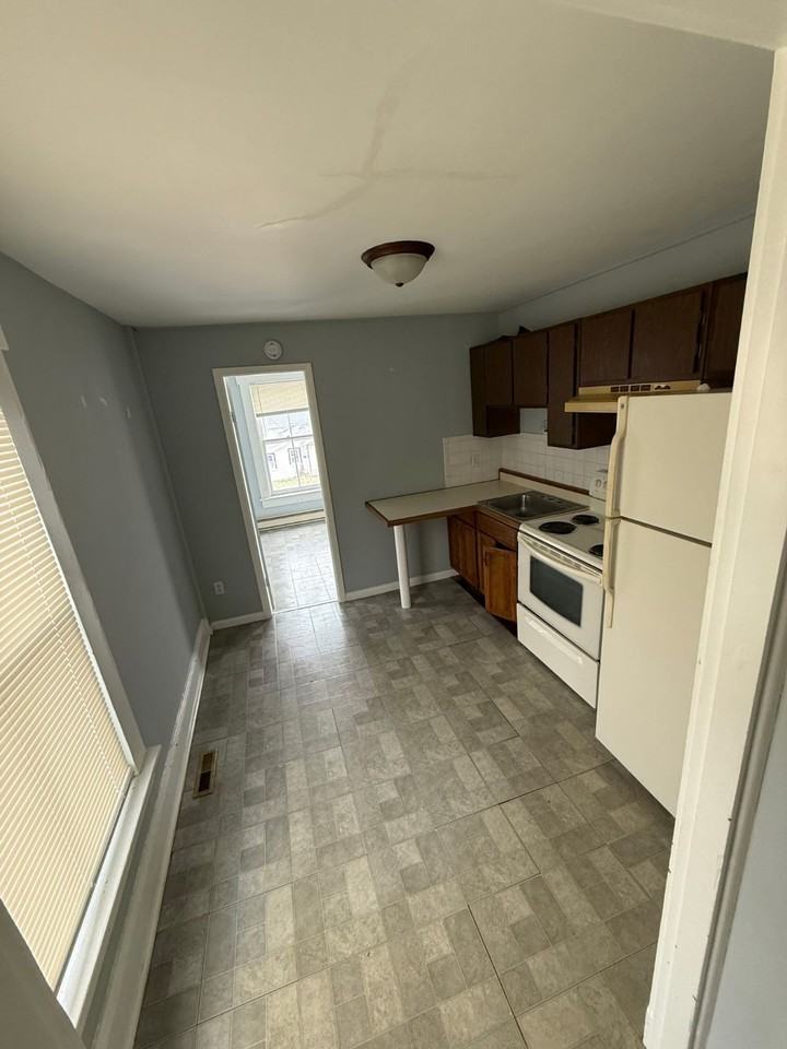 7360 Perry Street - Photo 7 of 14