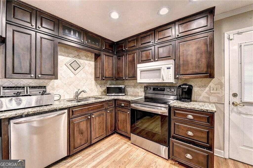 2486 Rex Rd - Photo 4 of 6