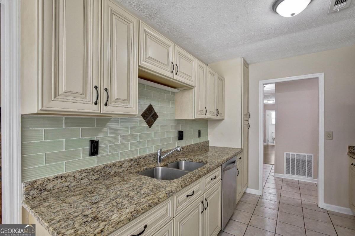 109 Boxwood Ct - Photo 6 of 29