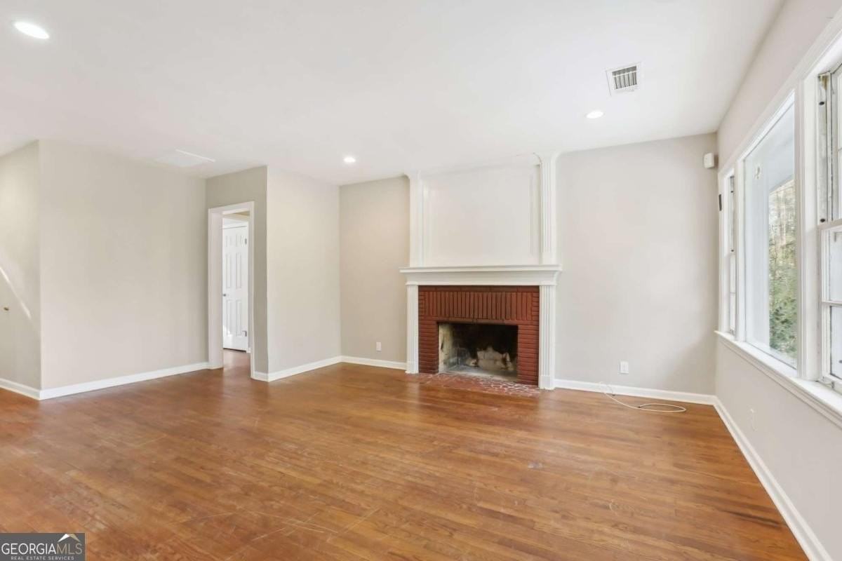 1840 Camellia Dr - Photo 3 of 35