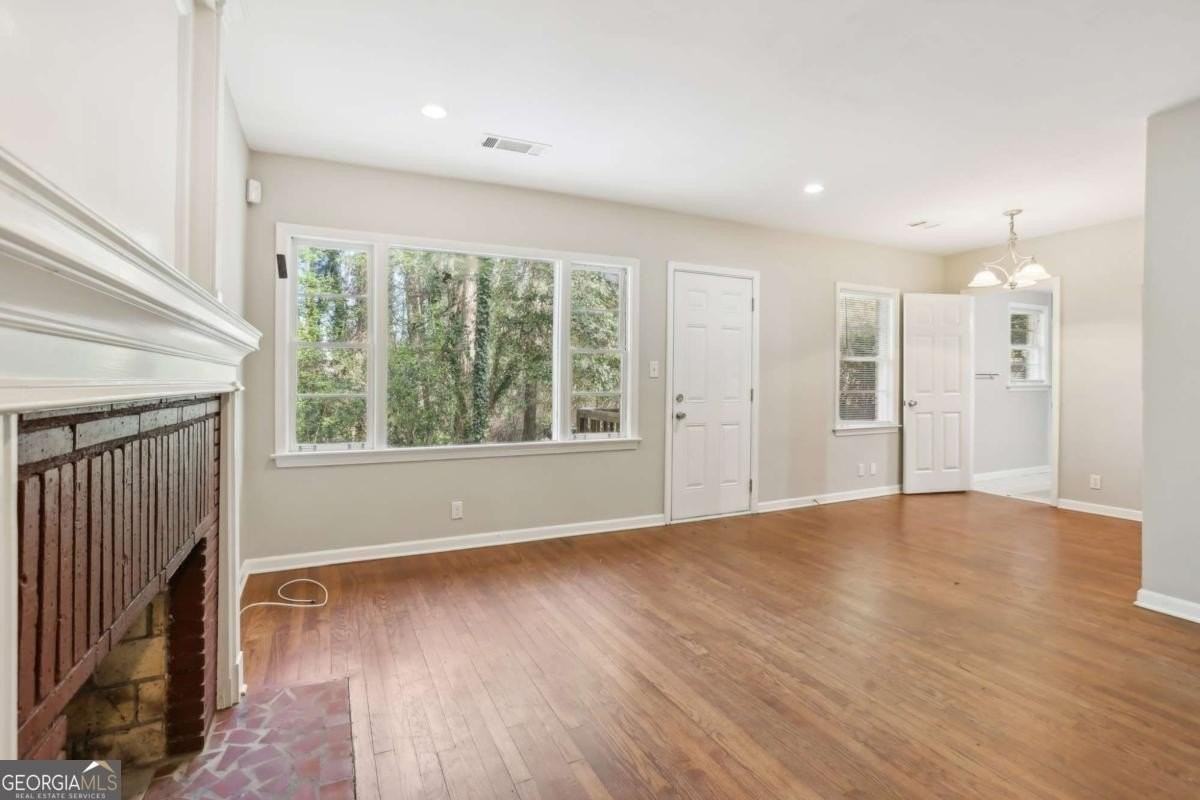 1840 Camellia Dr - Photo 5 of 35