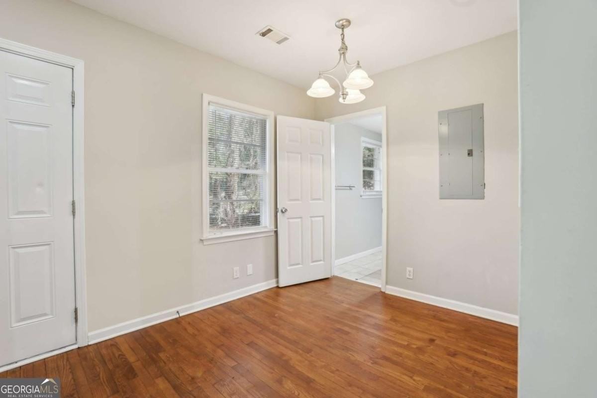 1840 Camellia Dr - Photo 7 of 35