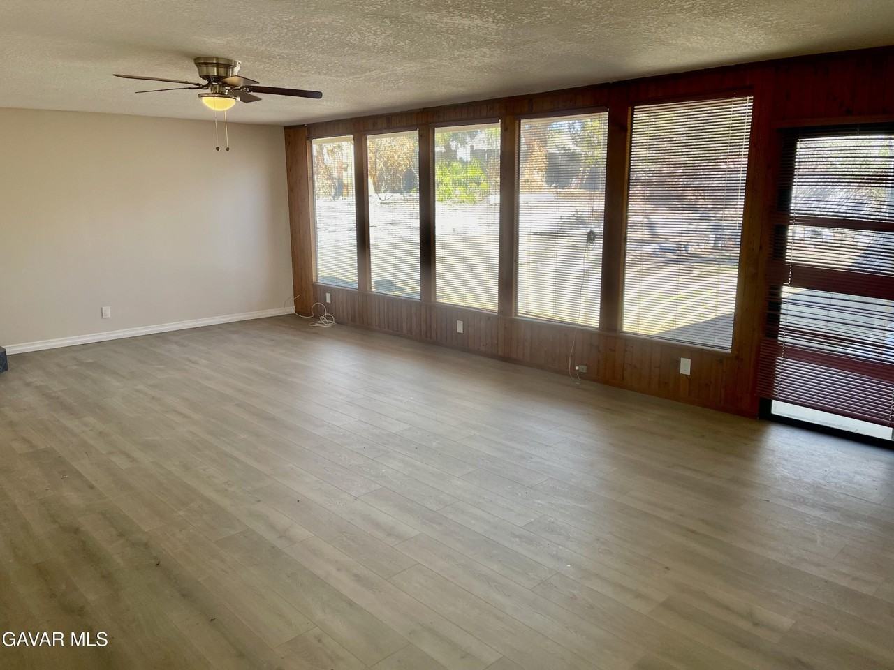 3171 Milton Dr - Photo 3 of 14