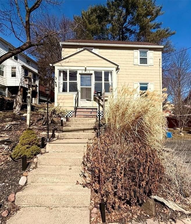 2703 Watson Blvd - Photo 2 of 19