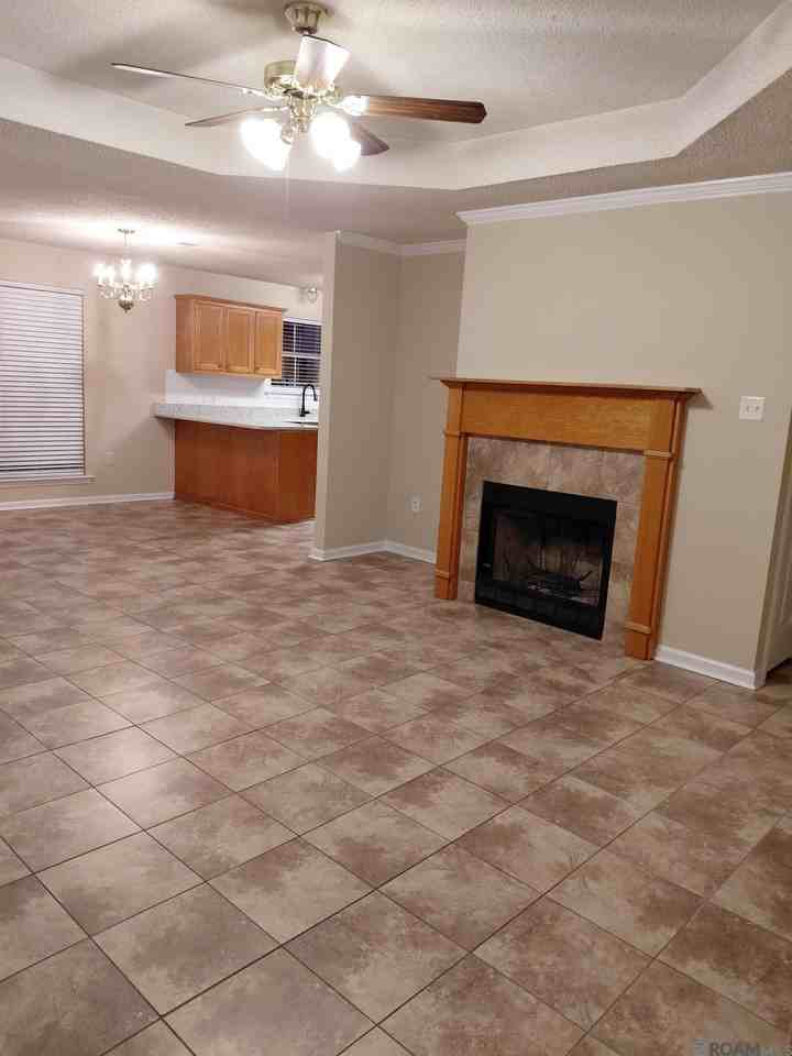 34559 Gravesbriar Dr - Photo 2 of 13