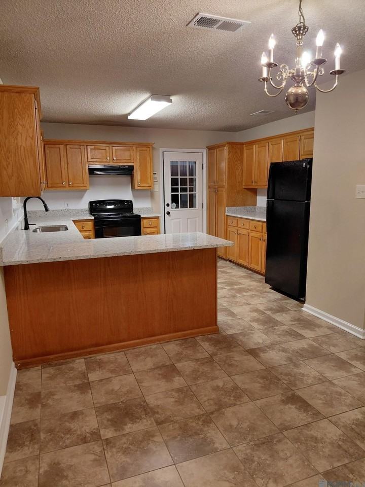 34559 Gravesbriar Dr - Photo 4 of 13