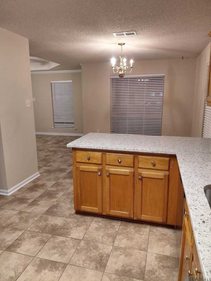 34559 Gravesbriar Dr - Photo 5 of 13