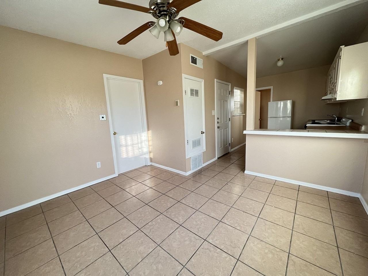 2713 Fir St Unit B - Photo 5 of 16