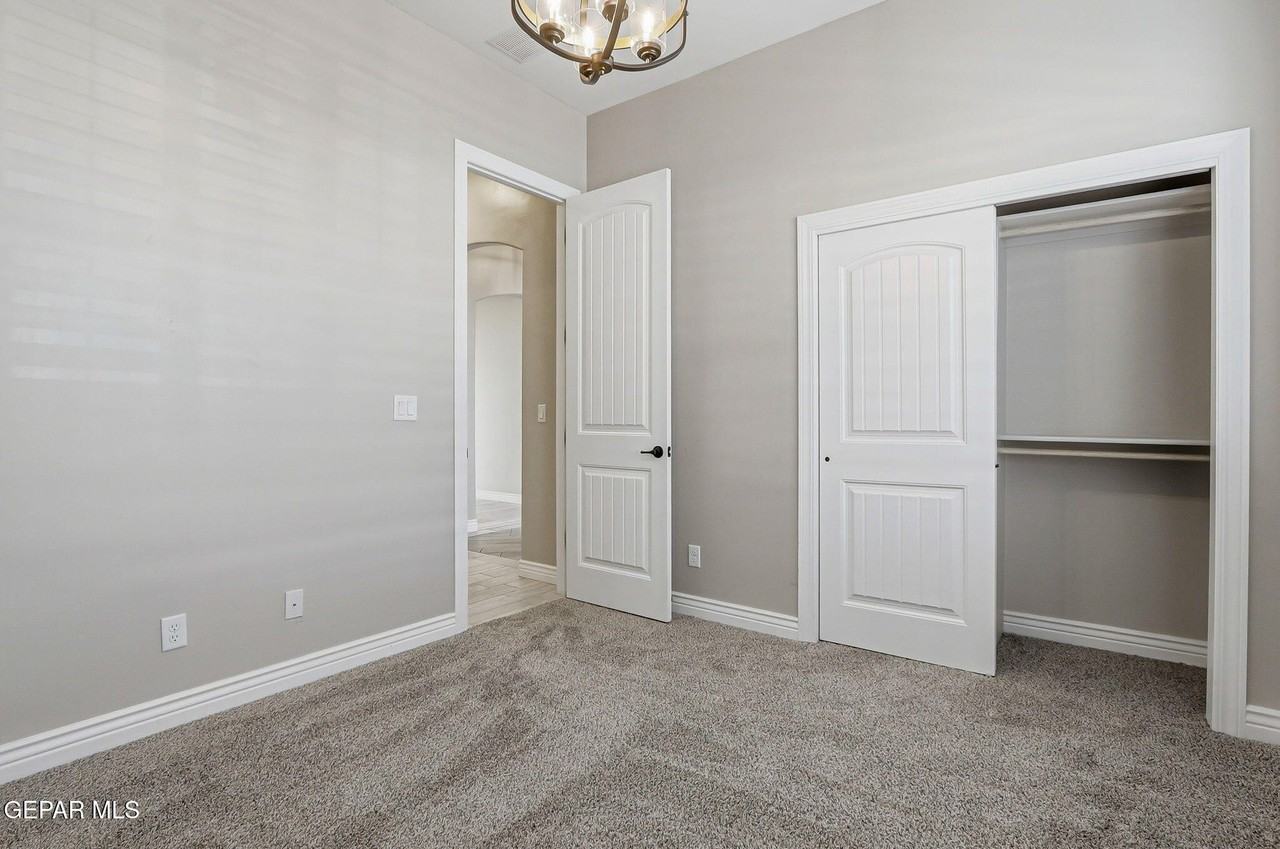 7430 Sidewinder Bend Dr - Photo 7 of 38