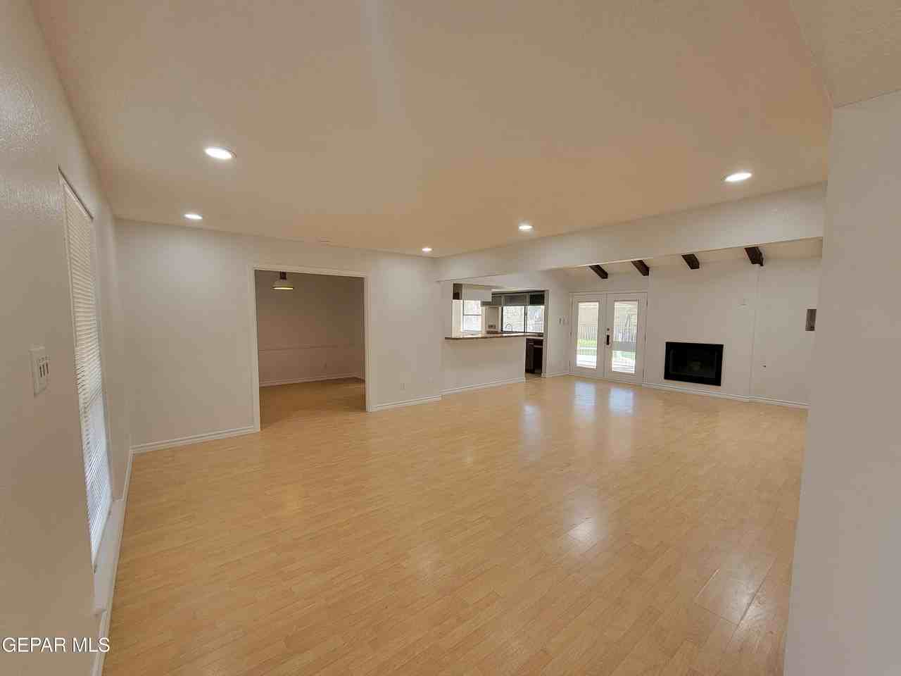 6836 Orizaba Ave - Photo 4 of 29