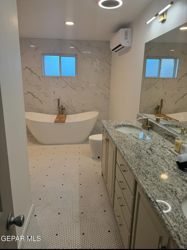 6437 Dawn Dr - Photo 4 of 13
