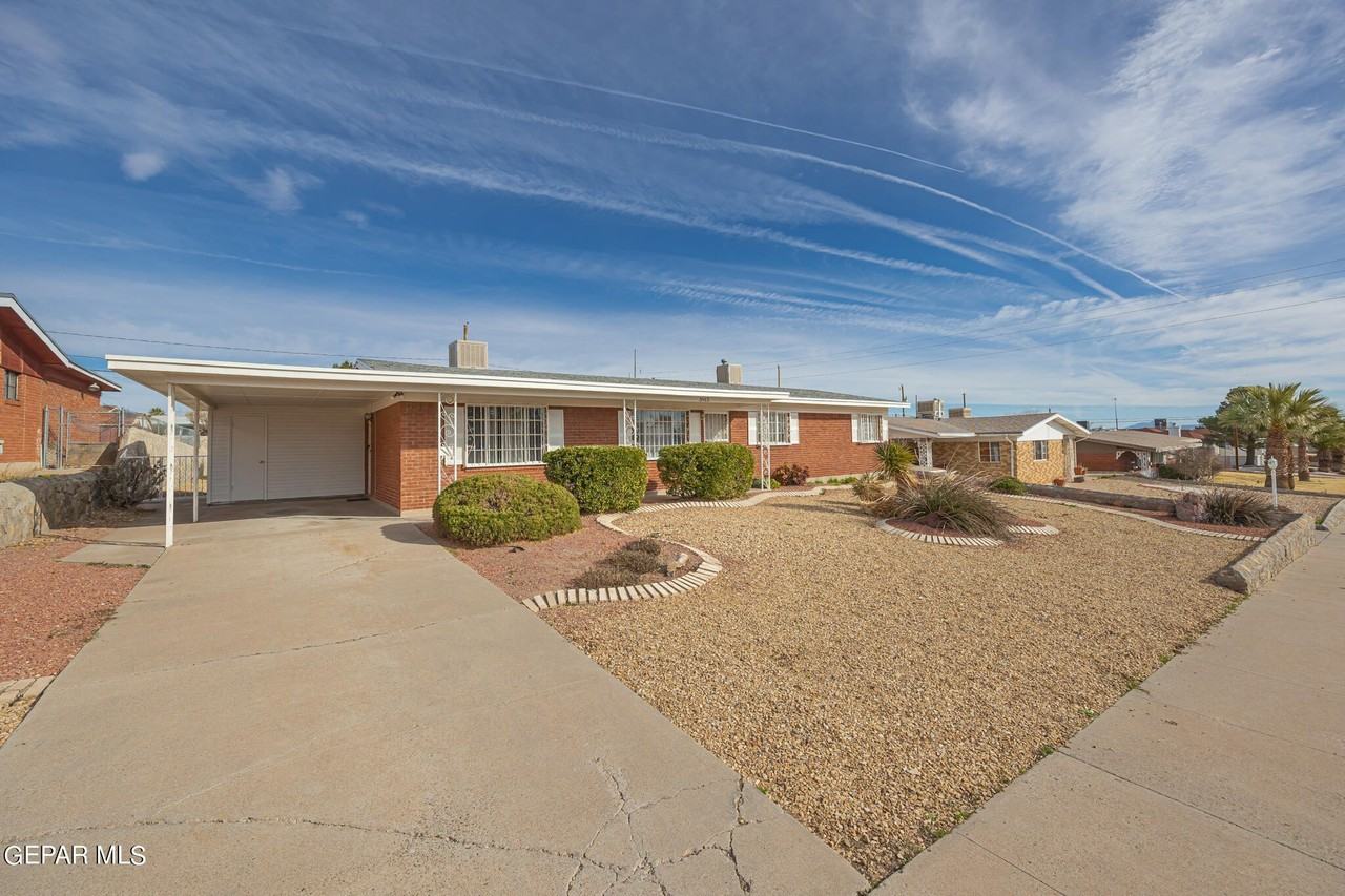 3913 Titanic Ave - Photo 2 of 18