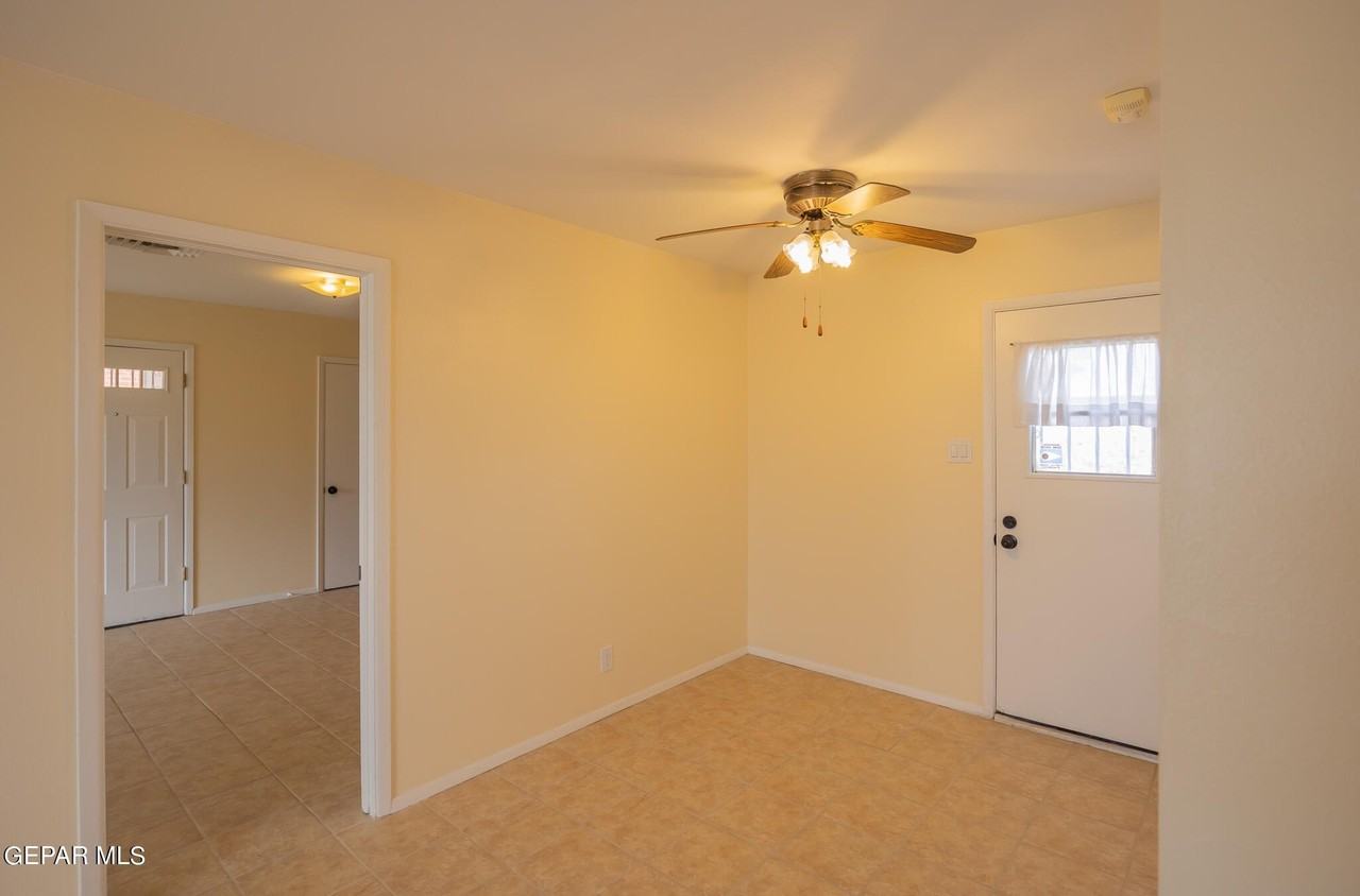 3913 Titanic Ave - Photo 5 of 18