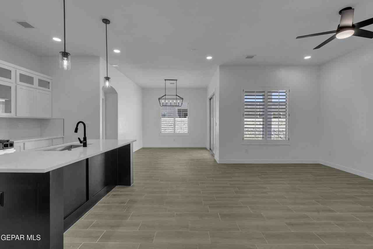 15233 Expectation Ave - Photo 5 of 50
