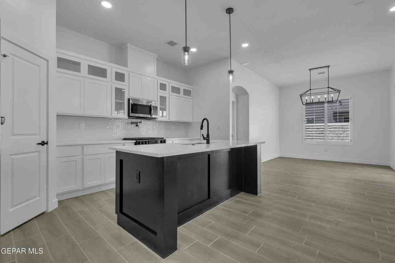 15233 Expectation Ave - Photo 6 of 50