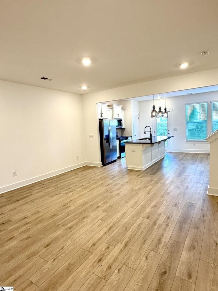 1319 Maplesmith Way - Photo 3 of 29