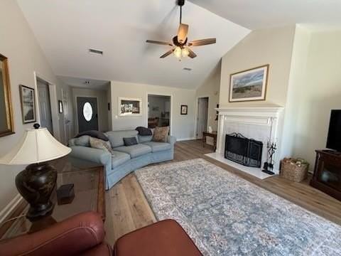 2011 Bayswater Rd - Photo 3 of 16