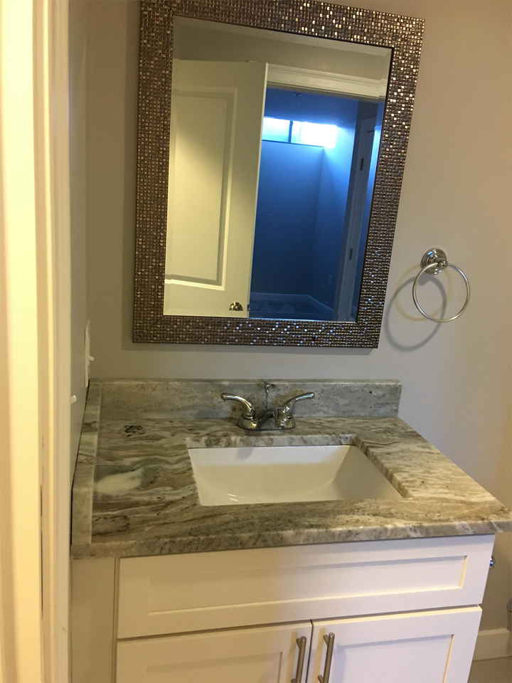 685 Lawrence St - Photo 7 of 28