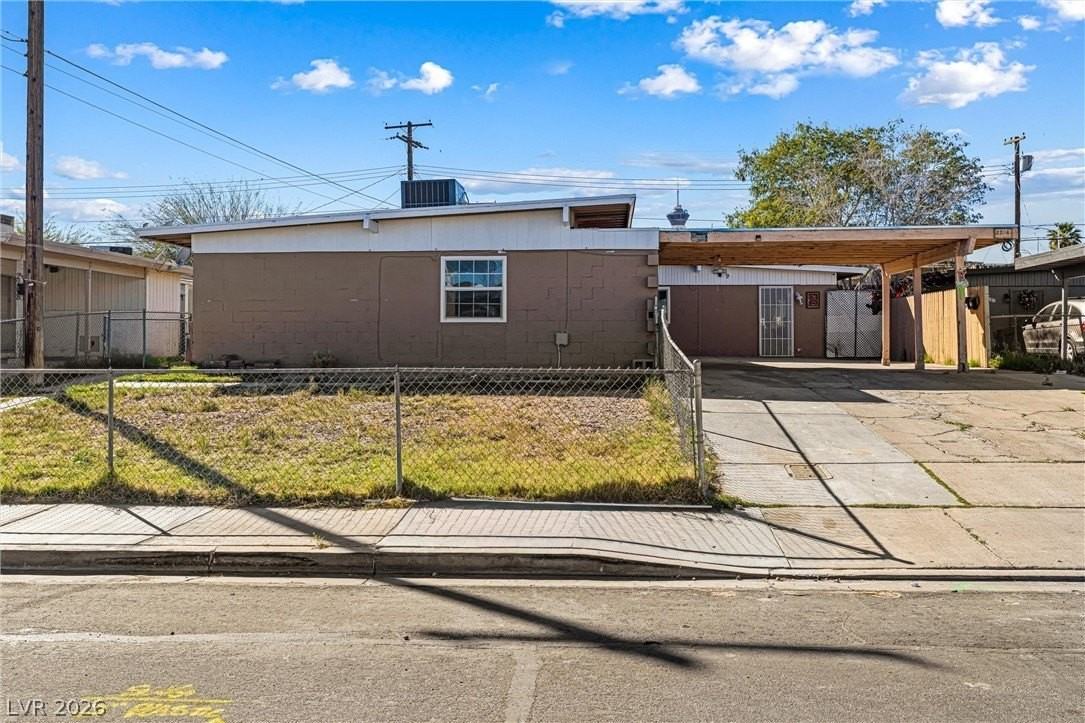 2204 S 15th St #2204 - Photo 2 of 20