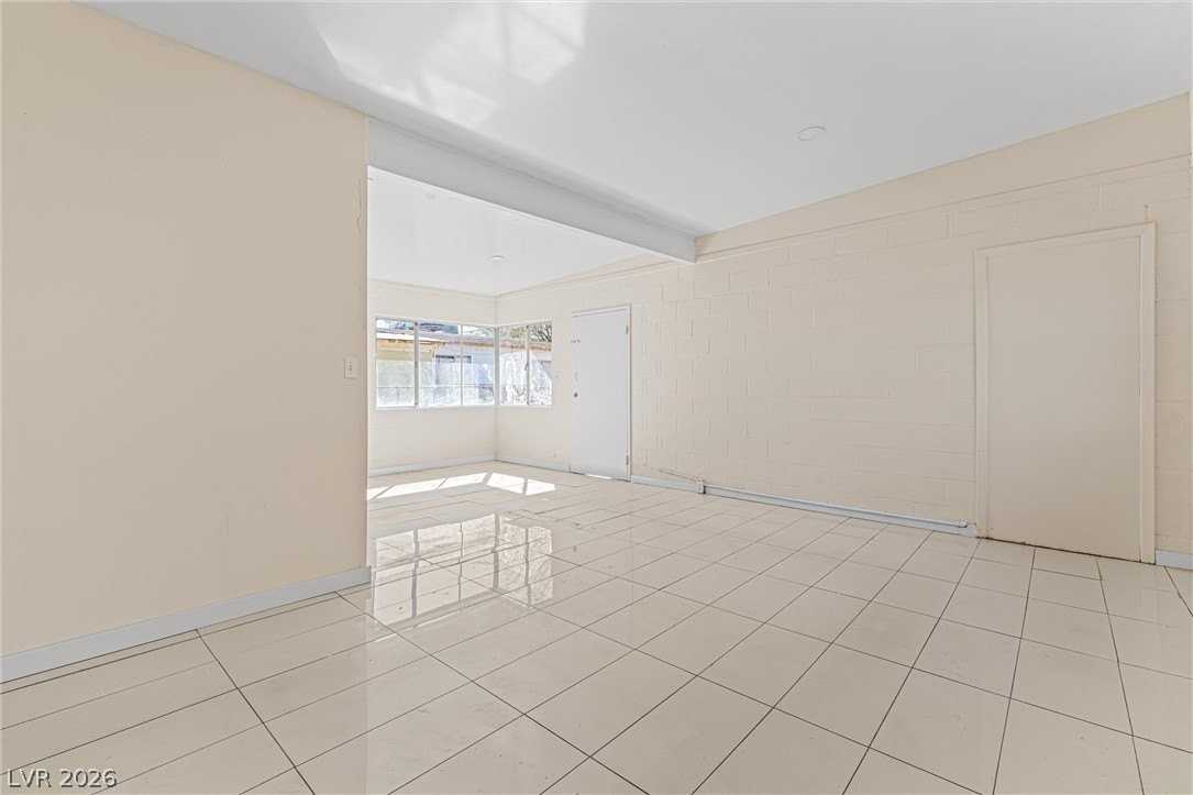 2204 S 15th St #2204 - Photo 5 of 20