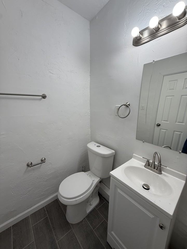 FGH: E 26th St 312-338 - Photo 4 of 8