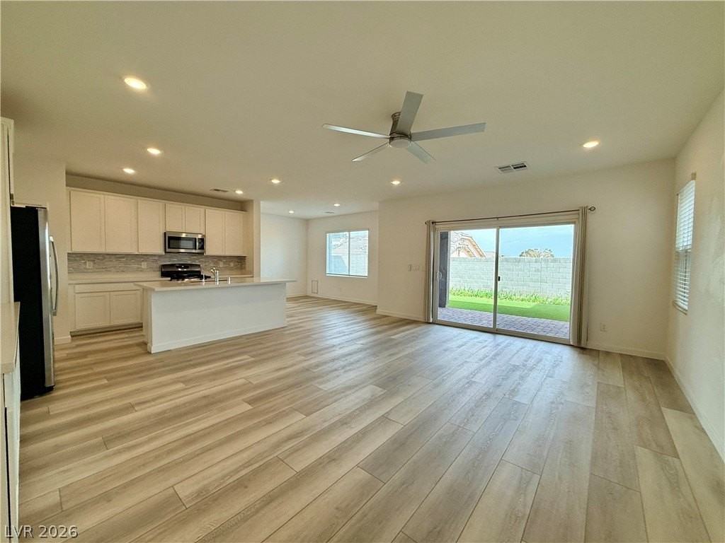 4414 Peressini St - Photo 6 of 32