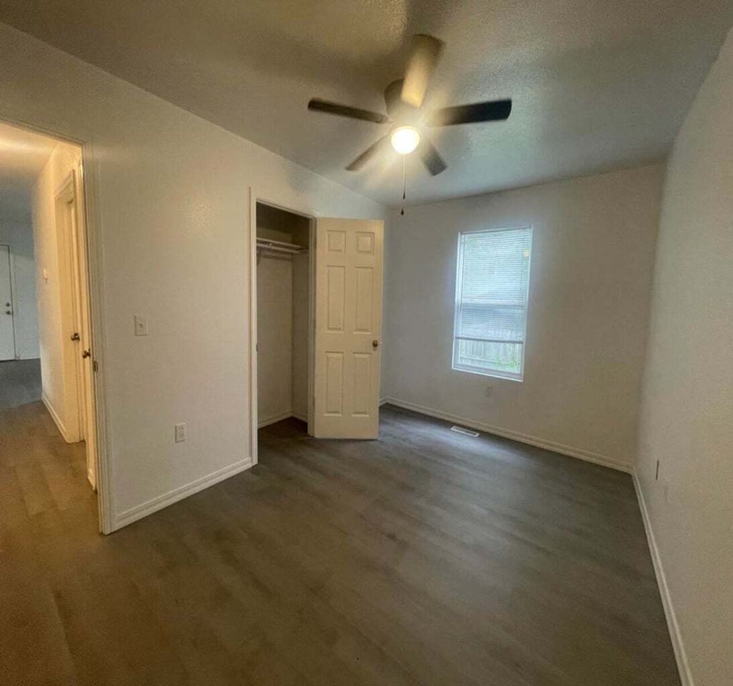 Viola Apartments - Photo 4 of 9