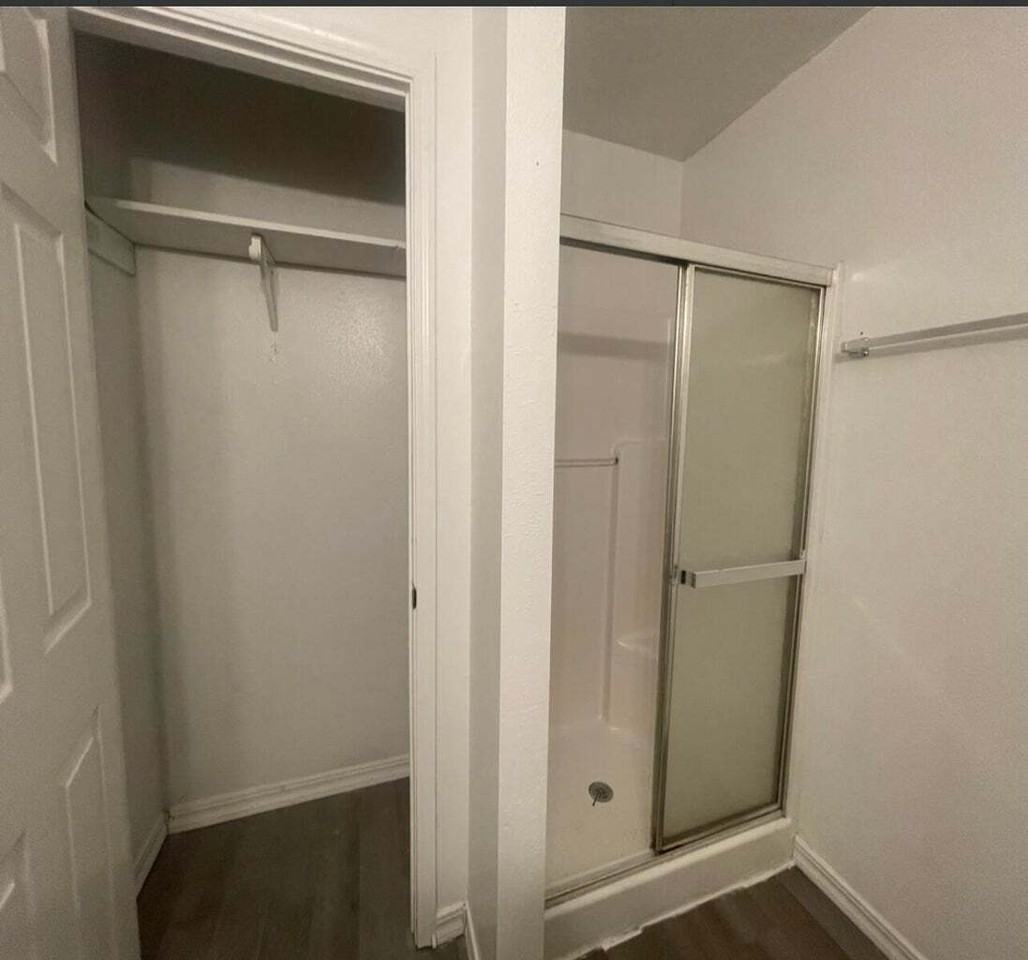 Viola Apartments - Photo 6 of 9