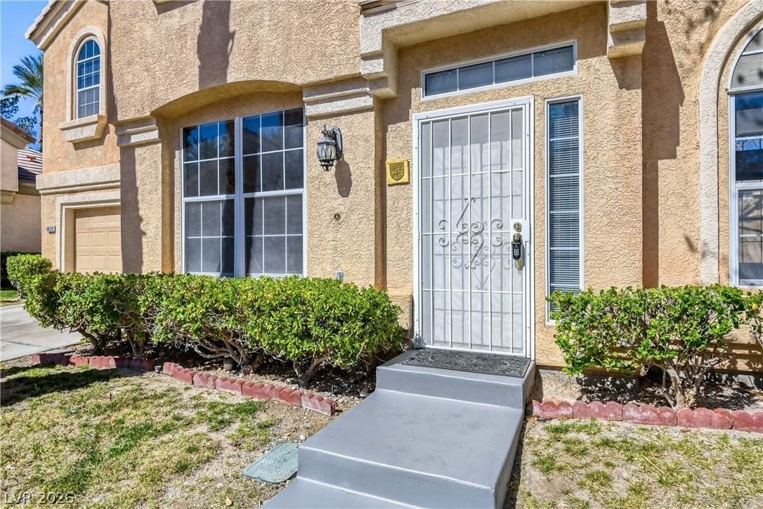 8070 Arcadian Ln - Photo 5 of 38