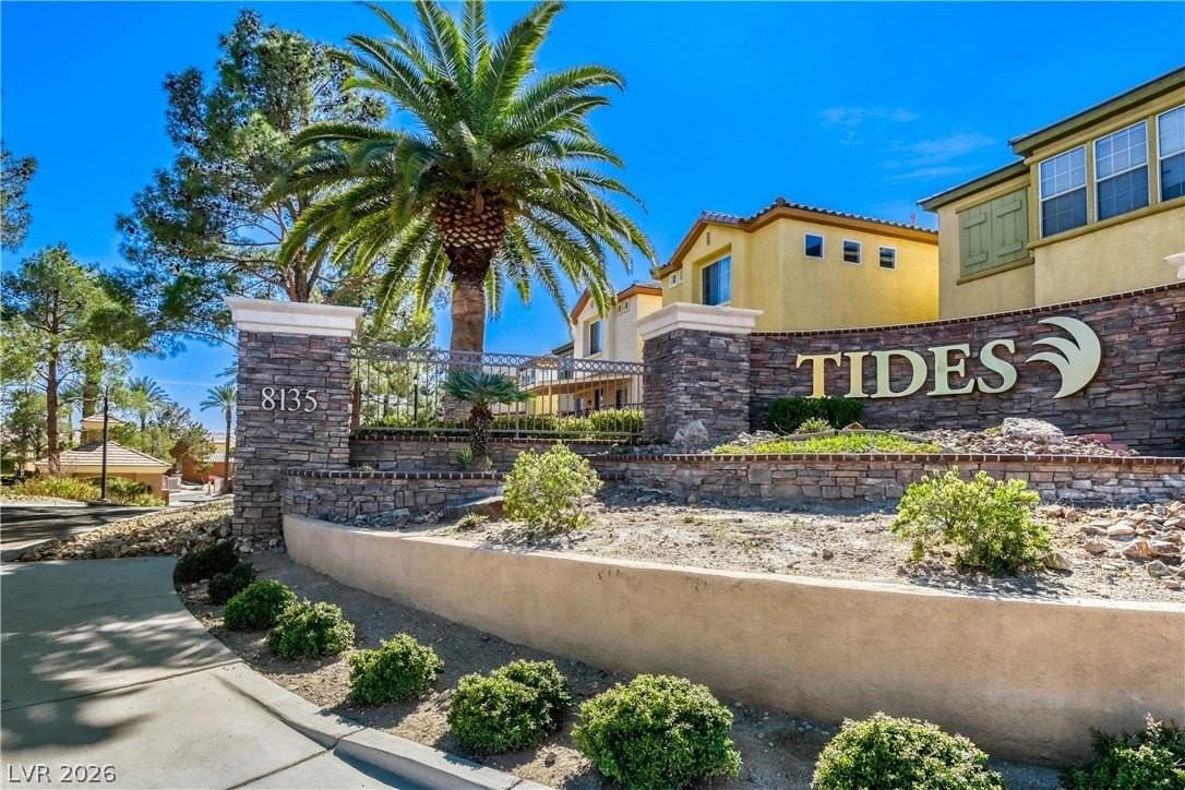 8070 Arcadian Ln - Photo 6 of 38