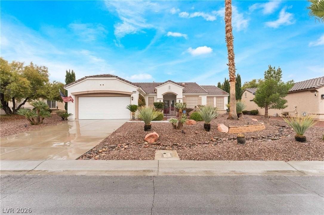 2565 Leighton Ave - Photo 2 of 38