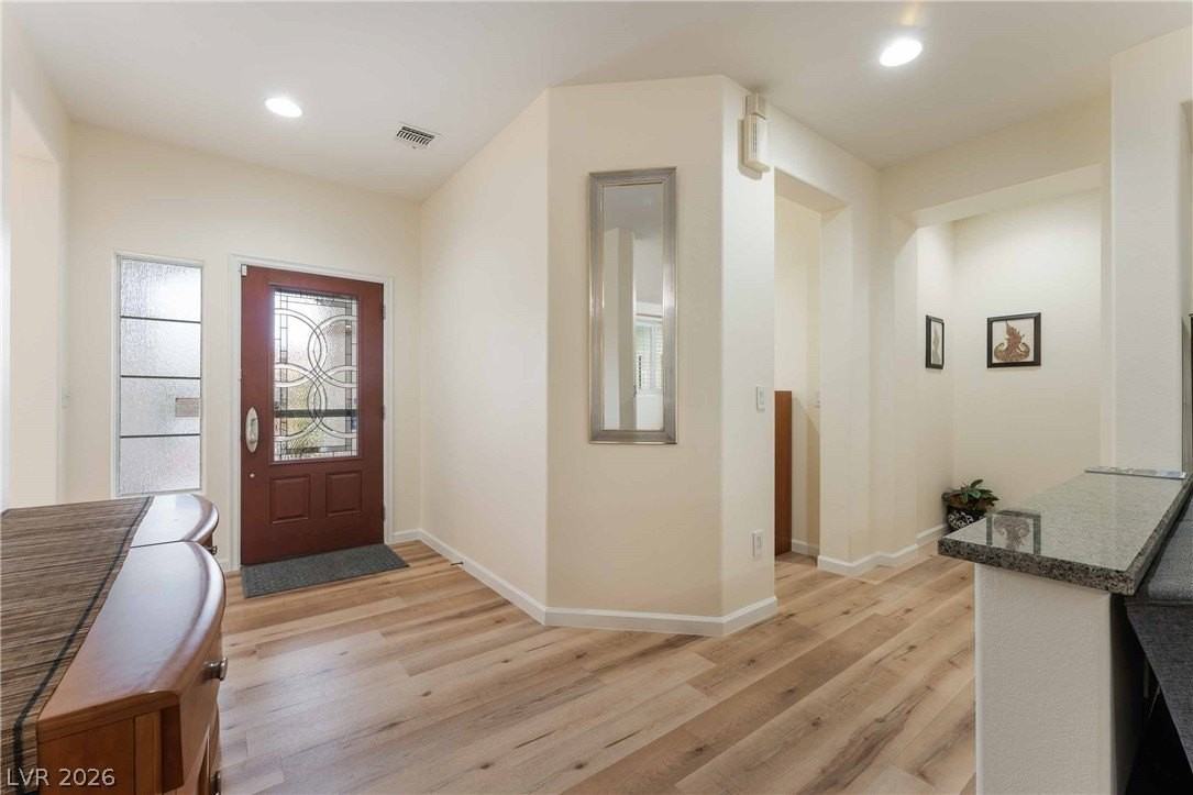 2565 Leighton Ave - Photo 6 of 38