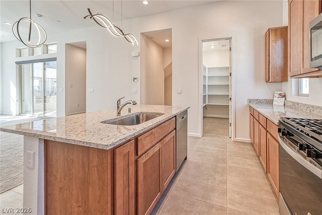 639 Grey Saker St - Photo 2 of 50