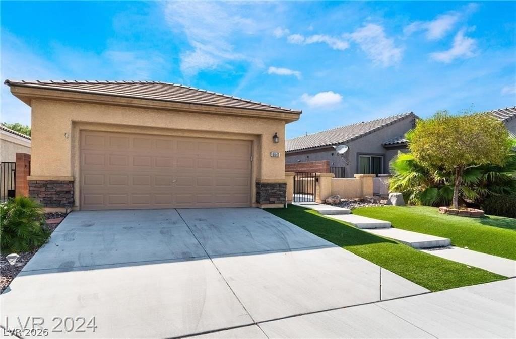 6641 Scavenger Hunt St - Photo 2 of 36