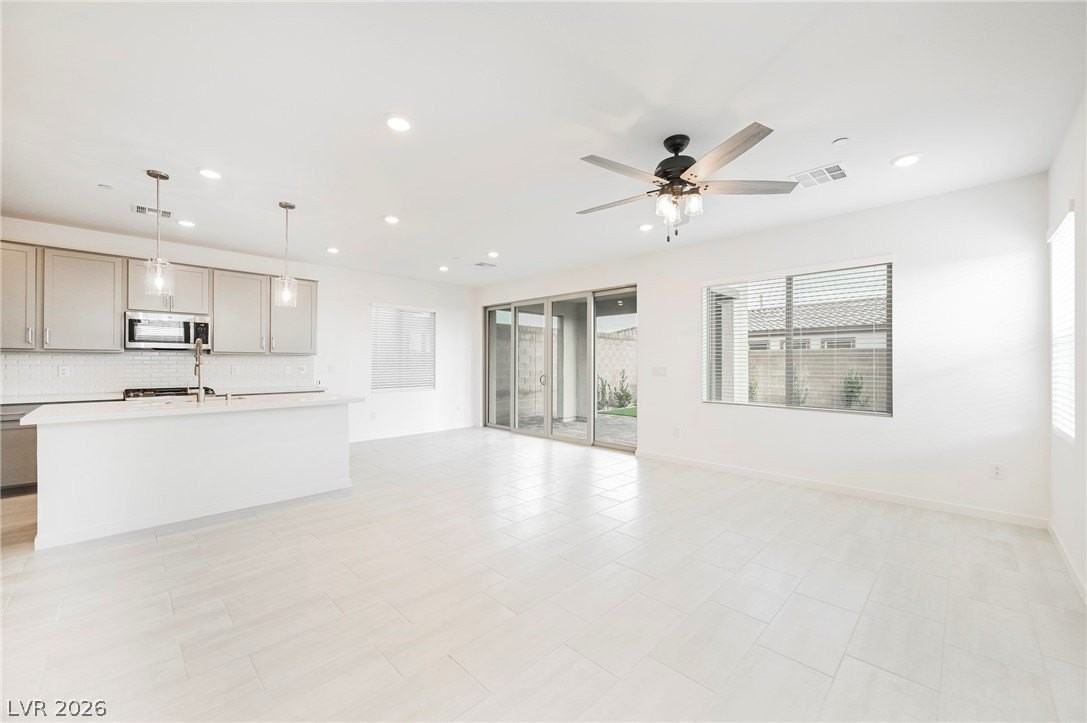 2368 Open Valley St - Photo 7 of 50