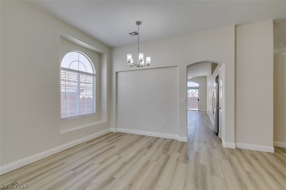 916 Autumn Royal Ln - Photo 3 of 47