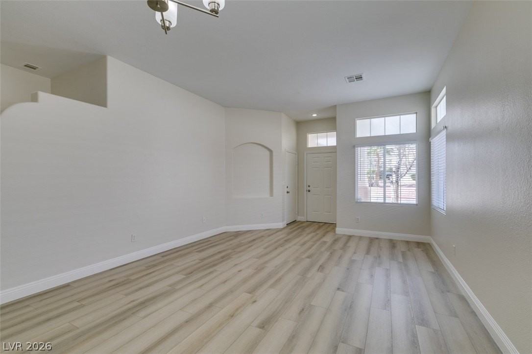 916 Autumn Royal Ln - Photo 4 of 47