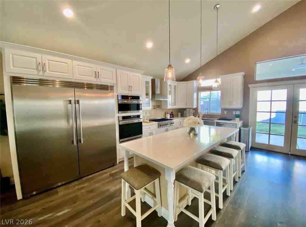 7237 Tealwood St - Photo 3 of 17