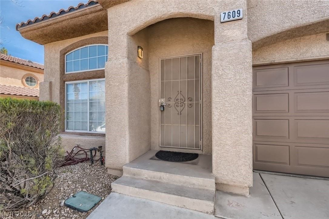 7609 Almeria Ave - Photo 3 of 19