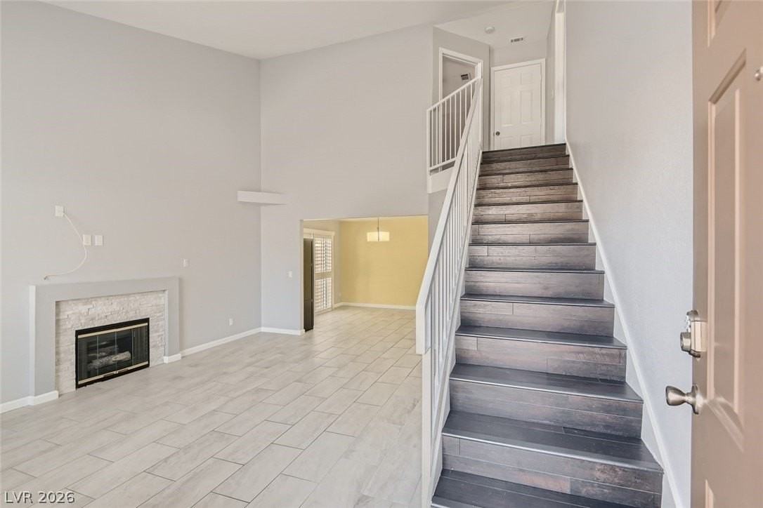 7609 Almeria Ave - Photo 4 of 19