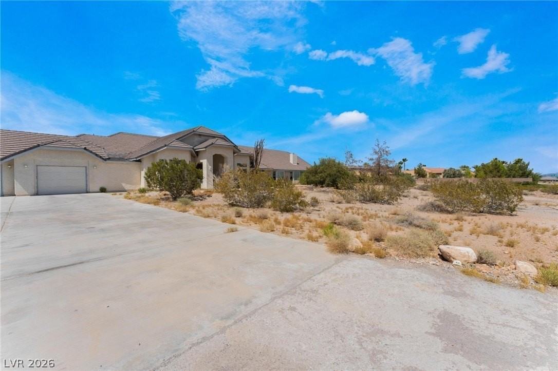 7720 W Agate Ave - Photo 2 of 45