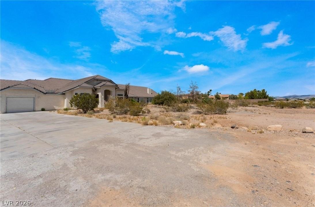 7720 W Agate Ave - Photo 3 of 45