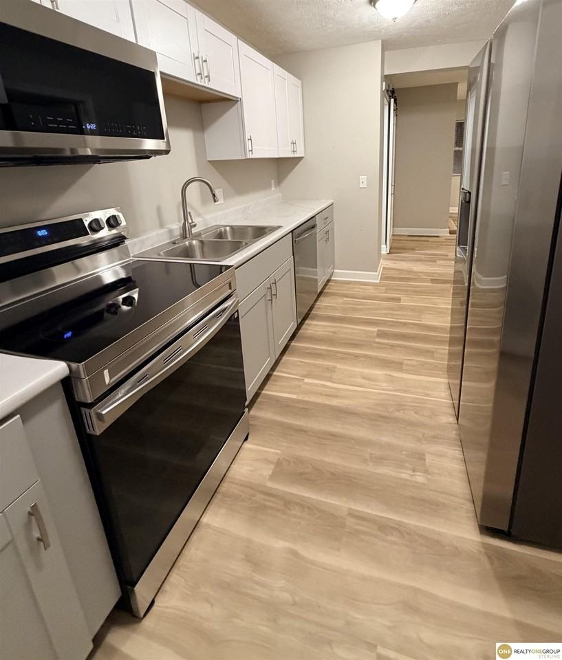 503 S 1st St #2 - Photo 4 of 16