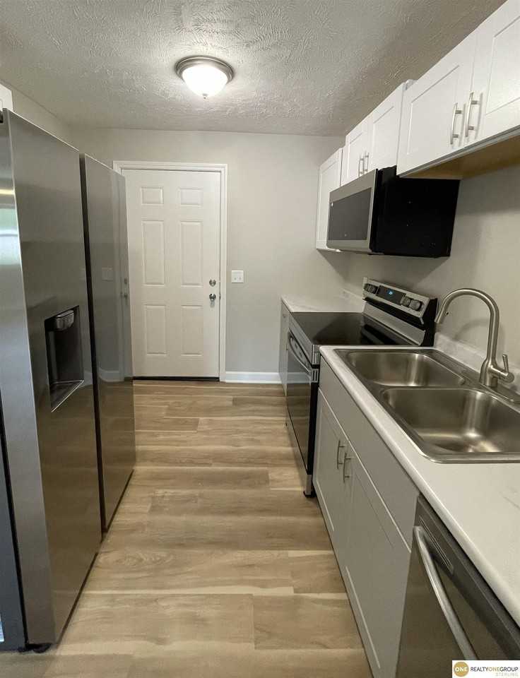 503 S 1st St #2 - Photo 5 of 16